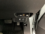 ビルトインタイプの【ETC】で見た目もスッキリ。高速道路の利用にとても便利です。