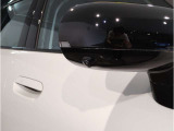 MINIはドアが分厚いです。衝突によりドアがつぶれてしまった場合にも外からいち早くドアを開けれるよう考えられています。数十秒の救出の遅れが命につながりかねない場合、こういった配慮が重要なポイントです。