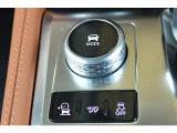 JaguarDriveコントロール   アダプティブサーフェイスレスポンス付で走行モードの変更が可能です。