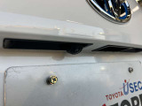 車庫入れもお任せのバックカメラが付いて、後方確認もラクラク♪安全に車庫入れも可能です。便利な機能ですが、バックカメラを過信せず、目視もお忘れなく。