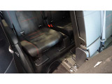 メルセデスジャパンが定めるサーティファイドカー(認定中古車)として登録を致しますので、納車時にはタイヤやバッテリー等も規定以下の数値であれば、整備代金を頂かず、無償で交換となります。ご安心下さい。