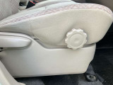 運転席シートアジャスター