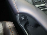 ディーラーでは保証整備渡しで、保証・整備代金は車両価格に含まれております。また諸費用も明瞭です。是非お見積もりをご請求くださいませ。