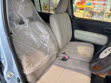 毎日過ごす運転席は要チェック。シートのへたり・擦れ、視界のイメージまで伝わる重要ポイント。