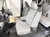 ☆車内の隅々まで徹底クリーニング!目に見えない汚れも落とします!除菌ウイルス除去・消臭でお子様にも安心!