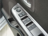◆パワーウィンドウスイッチ◆運転席から全席の窓の開閉操作を行うことが出来いつでも換気ができます!