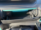新品ナビもお車ご購入時にオプションで付けて頂けます♪様々な機能があり目的地までのルート案内等をしてくれますので道に迷うことなく目的地まで到着できます♪