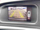 【パークアシスト・カメラ】駐車時に後方がリアルタイム映像で確認できます。大型商業施設や立体駐車場での駐車時や、夜間のバック時に大活躍!運転スキルに関わらず、今や必須となった装備のひとつです!
