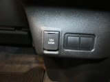 【アクセサリーソケット】車内で電源が取れる便利な装備です。ちょっとした家電機器の使用などドライブ中の過ごし方の幅を広げてくれます。