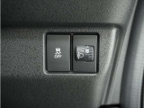 ◆VSA◆横滑り防止装置が装備されています。コーナーリング時の横すべりを抑える機能と、車両の急激な挙動変化を抑える機能で、安定した走行を実現しています。運転に安心とゆとりが出来ます。