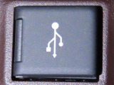 USB端子を装備しております。