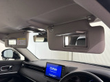 ★【あると便利な装備】運転席・助手席サンバイザー&ミラー+マップランプが装備されています