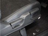 ◆シートハイトアジャスター◆運転席を上下に高さ調節ができます!運転ポジションを体格に合わせてシート調整できます。