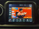 移動先での休憩時にも便利なTV機能を搭載しております。
