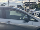 《日産認定中古車》 専門スタッフが検査し認定した車両です。保証期間は12ヶ月間、全国の日産ディーラーで対応が可能です。オプション装着部品に関してはメーカー純正部品も対象です。