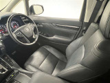 運転席は8WAYパワーシートで最適なドライビングポジションに調整できます!3人分のシートポジションのメモリー可能!