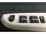ドアロックと連動し開閉するオートリトラクタブルミラーです
