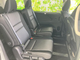 後部座席への乗り降りもスムーズな、使いやすいドア設計。家族みんなで快適なドライブを楽しめます。