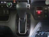 無段変速機(CVT)を搭載。有段変速機に存在する「変速ショック」が無いので、スムーズなアクセル操作が可能です♪