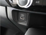 ◆USBチャージャー◆スマートフォンの充電等にも便利なUSBチャージャー!使いやすい場所に装備されています。
