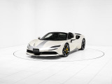「ASSETTO FIORANO EXTENDED」パッケージにより、さらなる軽量化とパフォーマンスの最適化が図られています。