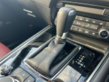 マニュアル操作の出来るセレクターレバー(MAZDAはレバー前方への操作がダウンシフトです)