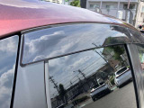 プラスチックバイザー付きです。