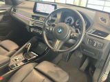 BMWの操作パネルは使いやすさを追求し日常生活で必要なボタン&スイッチを使えるようにした構造となっております。購入時から沢山触って体感してください。