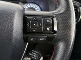 車線を逸脱すると音でお知らせ。安全運転のお手伝いをします。