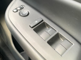 パワーウィンドウです!運転席でラクラク操作!運転席以外からの開閉を防ぐボタンが運転席にのみございますので、一緒に乗っているお子さんやワンちゃんが開けてしまう心配もございません!