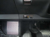 ここにETC付いております。高速道路の料金所もスイスイ♪ ETCカードの申し込みは日産カードがおすすめ!!!「安心」「おトク」「便利」で皆さまのカーライフをサポートする特典満載のカードです。