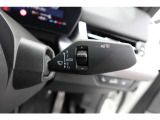 ドライバーに向かってレイアウトされた機能的なセンターコンソールやコントロール類がもたらす高い操作性。常に、運転に集中できるレイアウトです。