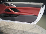 車の乗り降りの際に必ず触るドアハンドルです。使用感が気になる方はお気軽にお申し付けくださいませ。