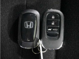 ◆スマートキー◆カギをバッグやポケットに入れたままでもドアロックの開閉ができる『スマートキー』付き!雨天や暗くなってもカギを取り出す必要がなくドアの開錠&エンジンも始動できます