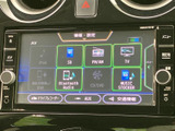 様々な情報が表示され、視覚的に分かりやすく確認できます。快適なドライブをサポートする機能が充実しています。