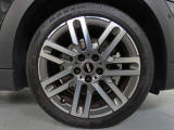 215/45R17 パラレルスポークアルミホイール