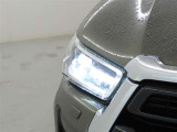 消費電力が少なく長寿命のLEDヘッドランプを装備しております。