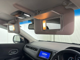 【あると便利な装備】運転席・助手席サンバイザー内側ライト付きミラー+マップランプが装備されています