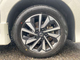 【タイヤ・ホイール】 純正16インチアルミホイール タイヤサイズ《195/60R16》になります。