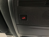 エアバッグ作動時もしくは運転席頭上にあるSOSボタンを押した時には、通信機能でオペレーターが緊急車両などを手配することも可能です!