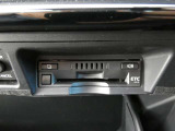 ナビ連動タイプのETC車載機です。ナビゲーションと連動してくれますのでカード未挿入を知らせてくれるなど便利な機能が追加されています。