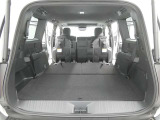 【シートアレンジ可能】ゆとりあるワイドな車内空間は、ドライブを始め買い物やレジャーなど、幅広く活躍します。一人でもみんなとでもお出かけを楽しみましょう!