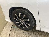 アルミホイールもお車のイメージに合っていてカッコイイです☆