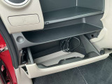 収納もバッチリ!小物が散乱しがちな車内もスッキリさせる事ができますね♪