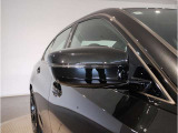 【BMWミラー】視認性の高いスタイリッシュなミラー。自動防眩機能も付いており夜間のドライビングをサポートします。