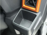◆ドリンクホルダー◆手の届きやすい場所にドリンクホルダーがあり、とても便利です。