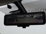 車両後方を映し出します・スマートルームミラー装備です。