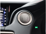 自社工場を3拠点完備しております。重整備やカスタムを始め、ご購入後のお車のメンテナンスも弊社にお任せください。