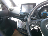 操作しやすい運転席廻り!操作パネルも使いやすい!!ドライブが楽しくなりますっ