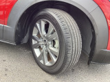 タイヤの残量は是非お車でご確認下さい。